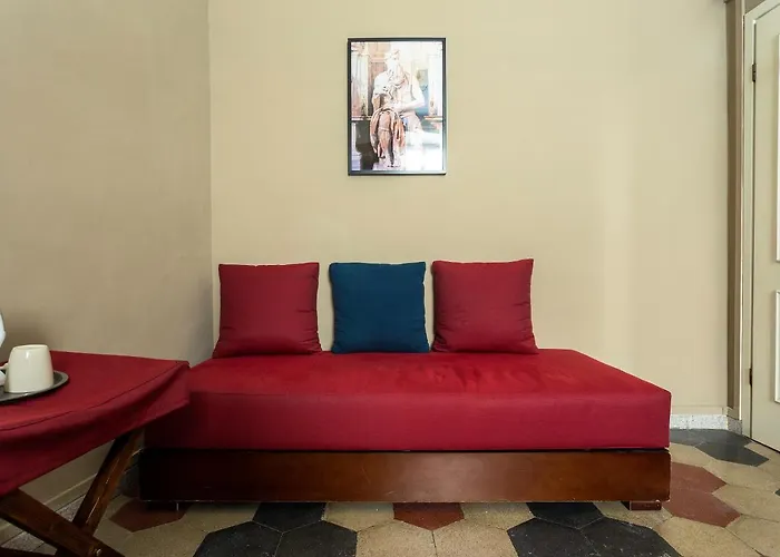 Art Deluxe - Vatican 3*